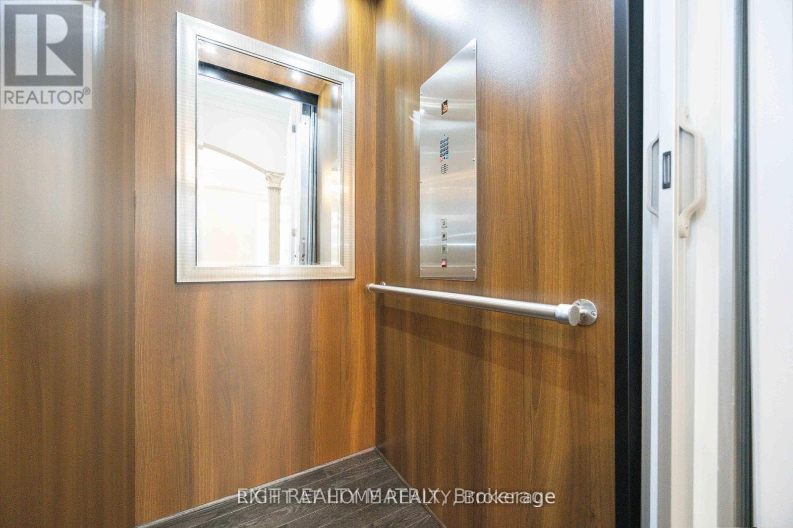 80 PUCCINI DRIVE photo 4