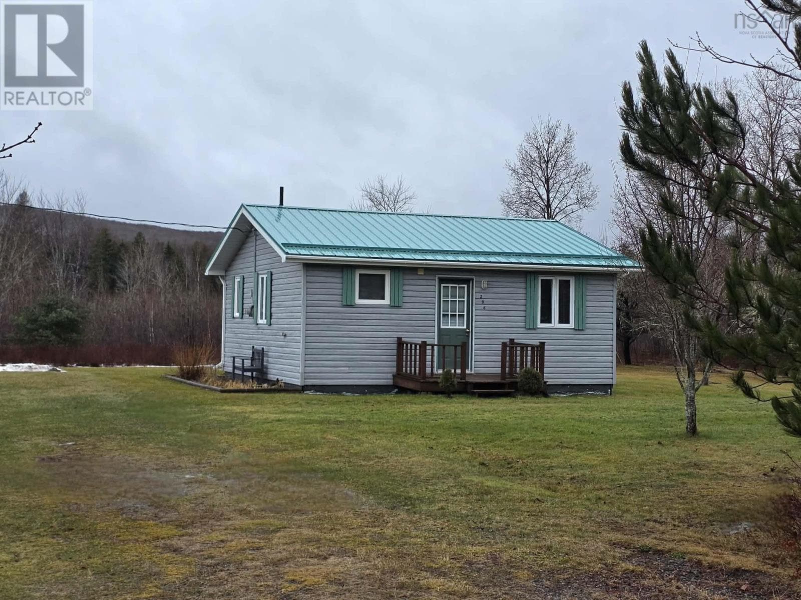 296 Valley Road photo 2