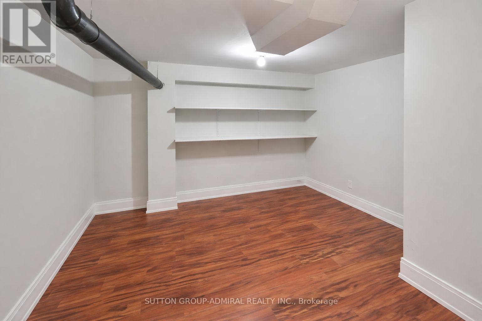 43 NEWARK WAY photo 5