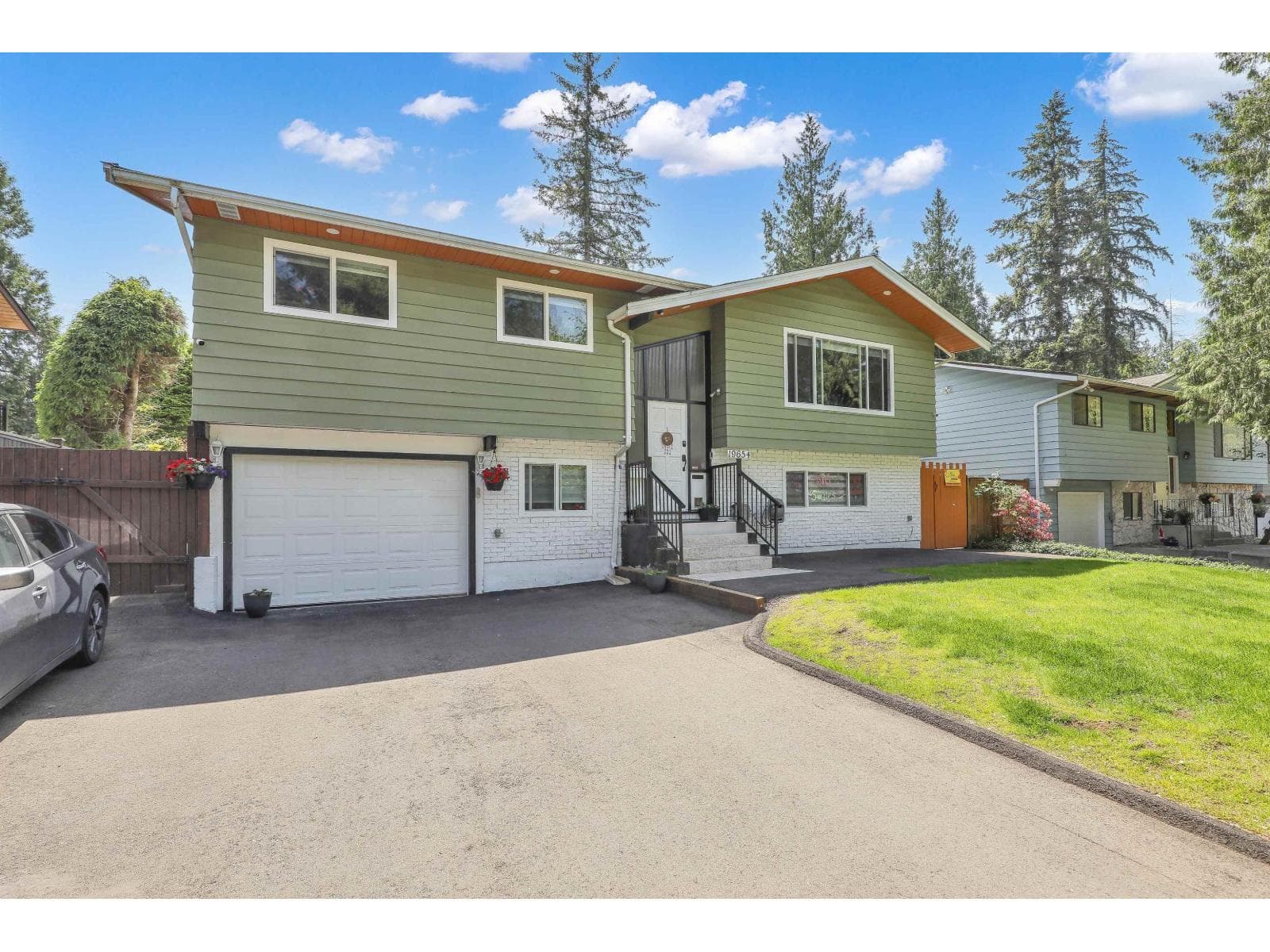 19654 47 AVENUE photo 3