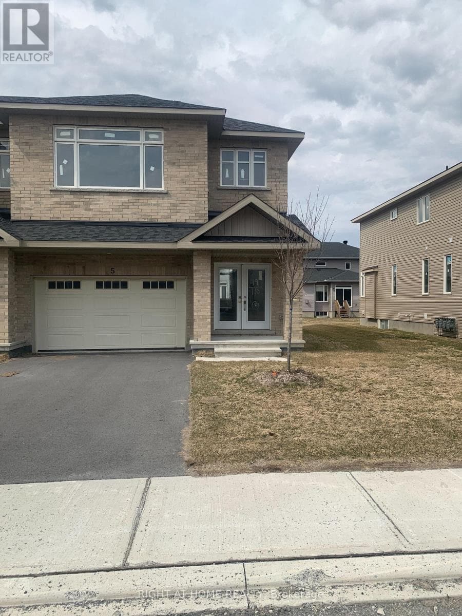 4 bed 3 bath single family at 5 WYLIE WAY — $668,000