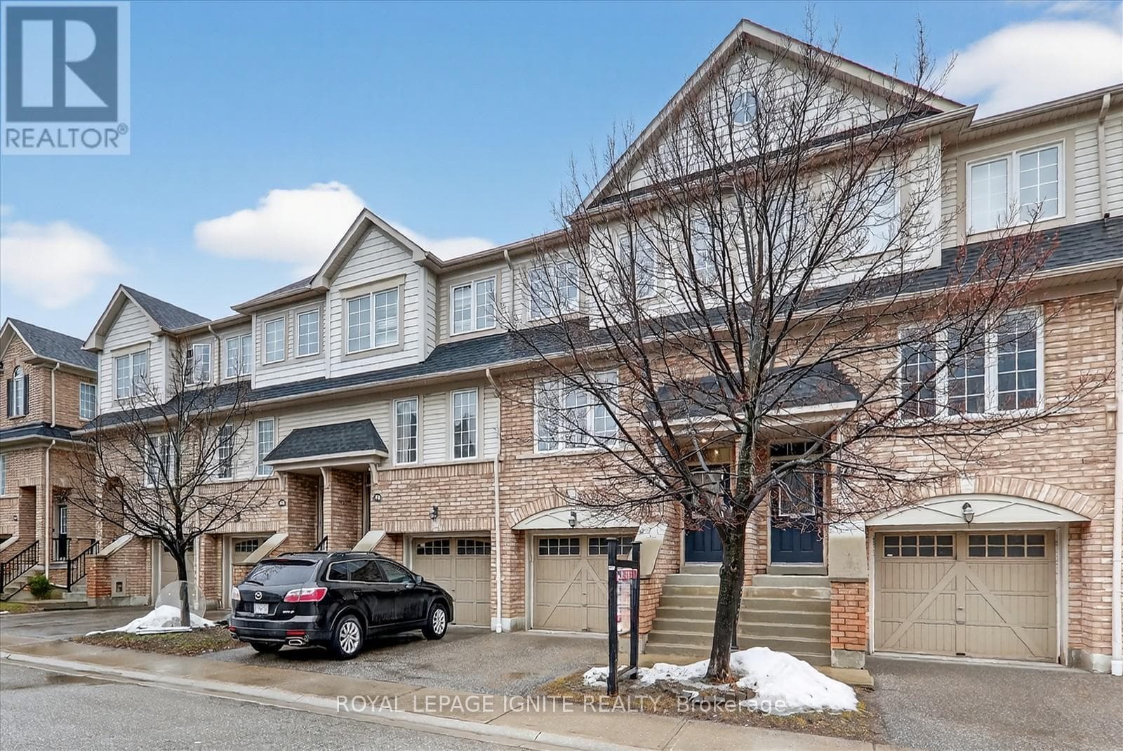72 OAKINS LANE photo 3