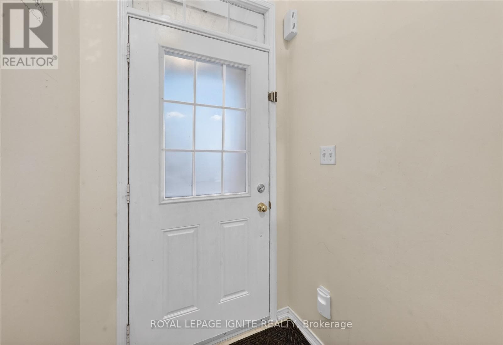 72 OAKINS LANE photo 5