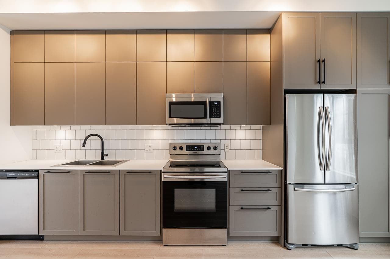 2 bed 2 bath single family at 28 2838 LIVINGSTONE AVENUE — $609,900