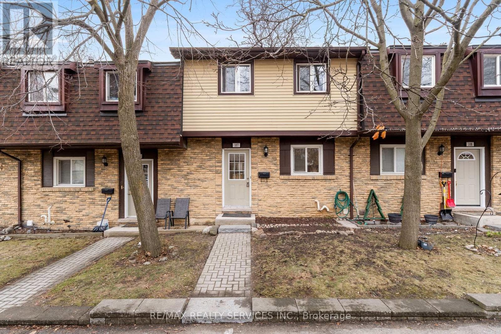 3 bed 1 bath single family at 107 - 45 HANSEN ROAD N — $450,000