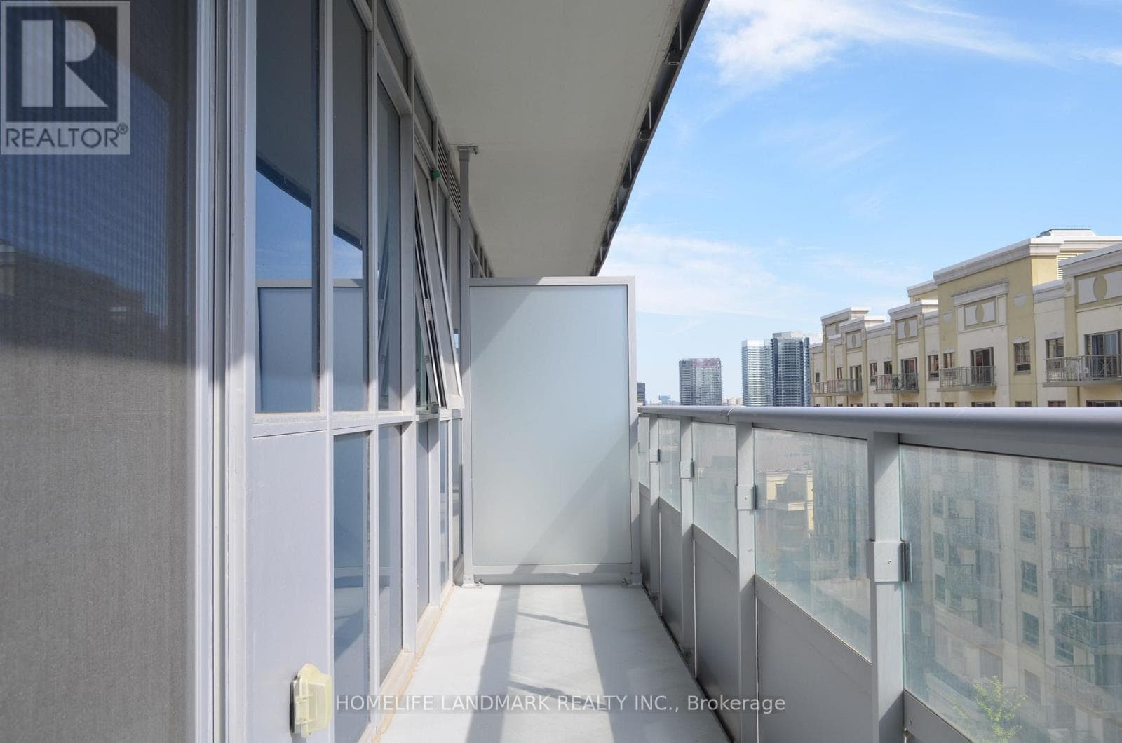2 bed 1 bath single family at 808 - 591 SHEPPARD AVENUE E — $556,000