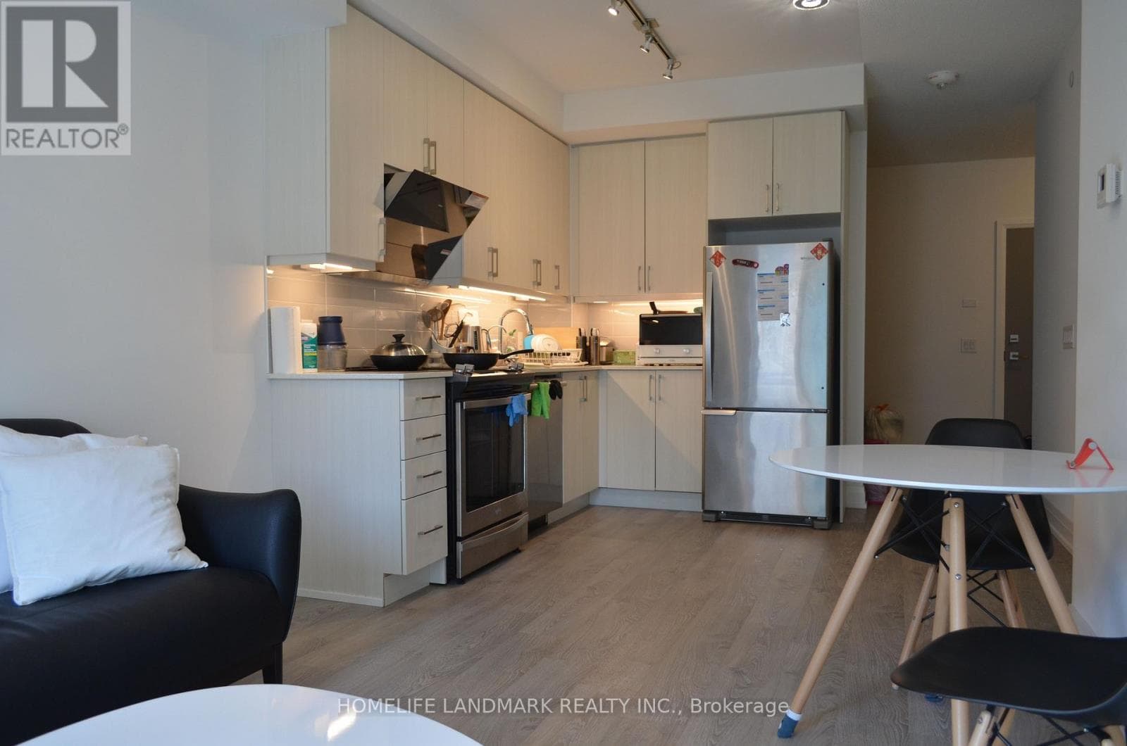 808 - 591 SHEPPARD AVENUE E photo 2