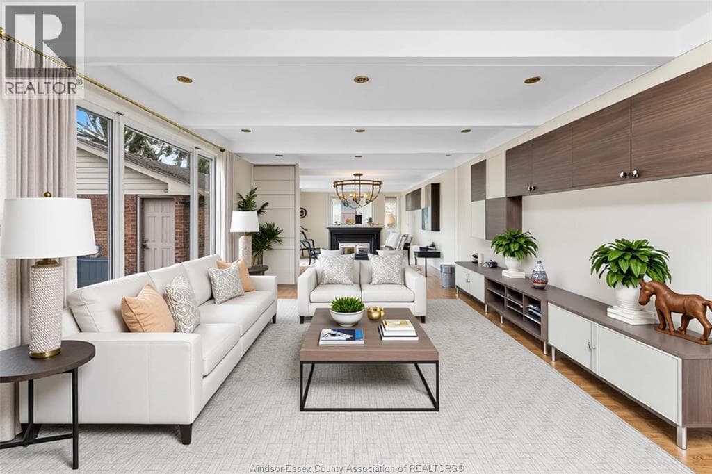 3748 OUELLETTE AVENUE photo 3