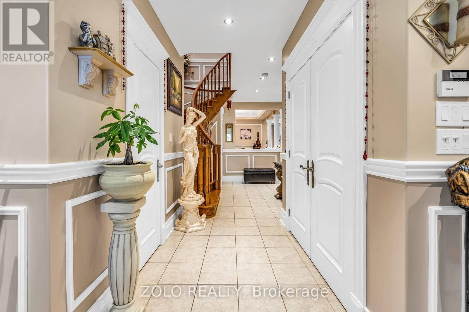 15 OZNER CRESCENT photo 3