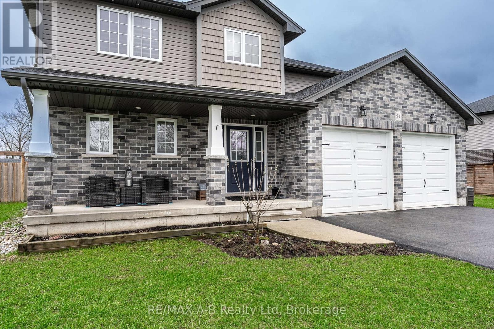 94 WILSON COURT photo 4