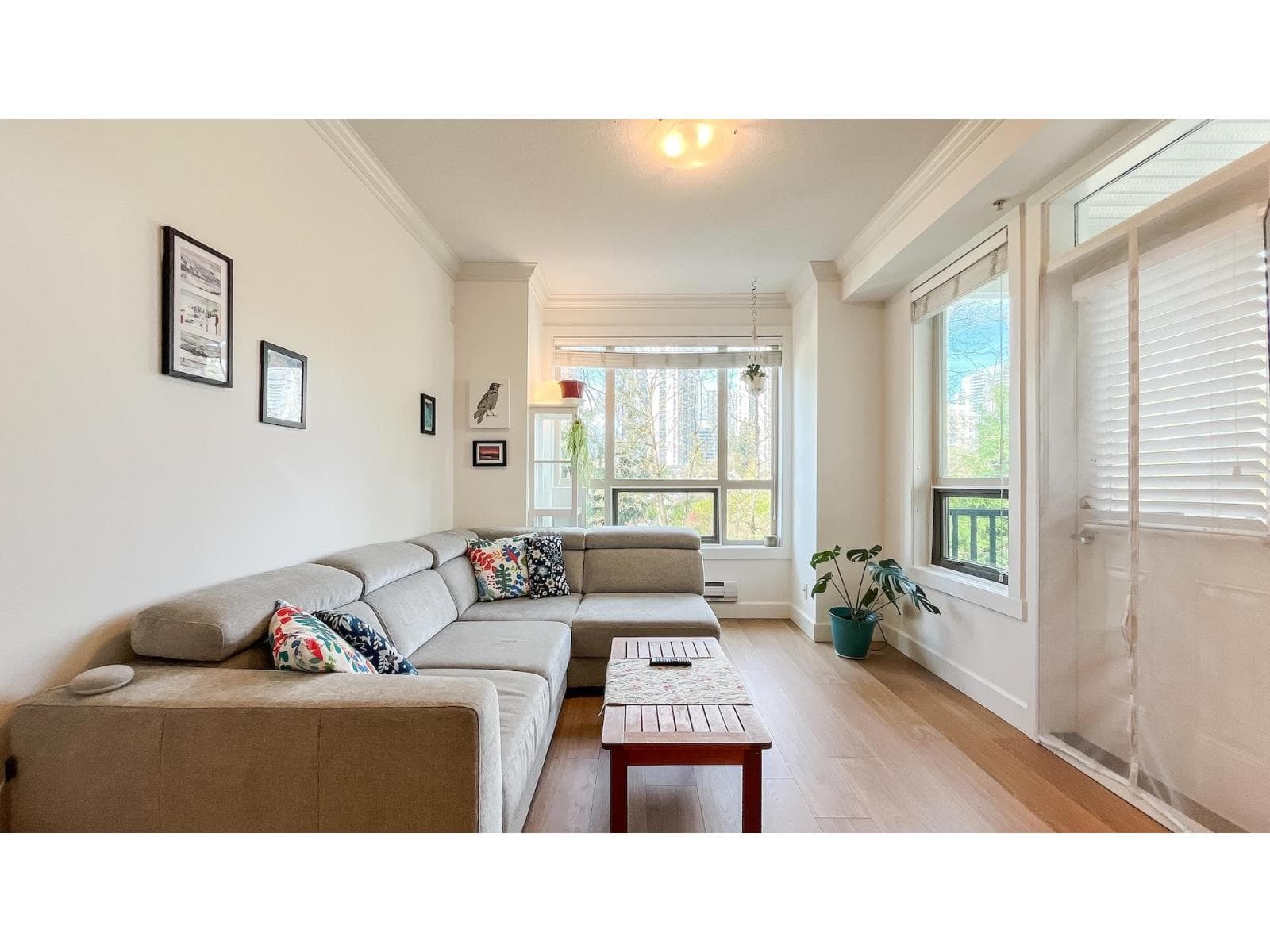 1 bed 1 bath single family at 301 13897 FRASER HIGHWAY — $389,000