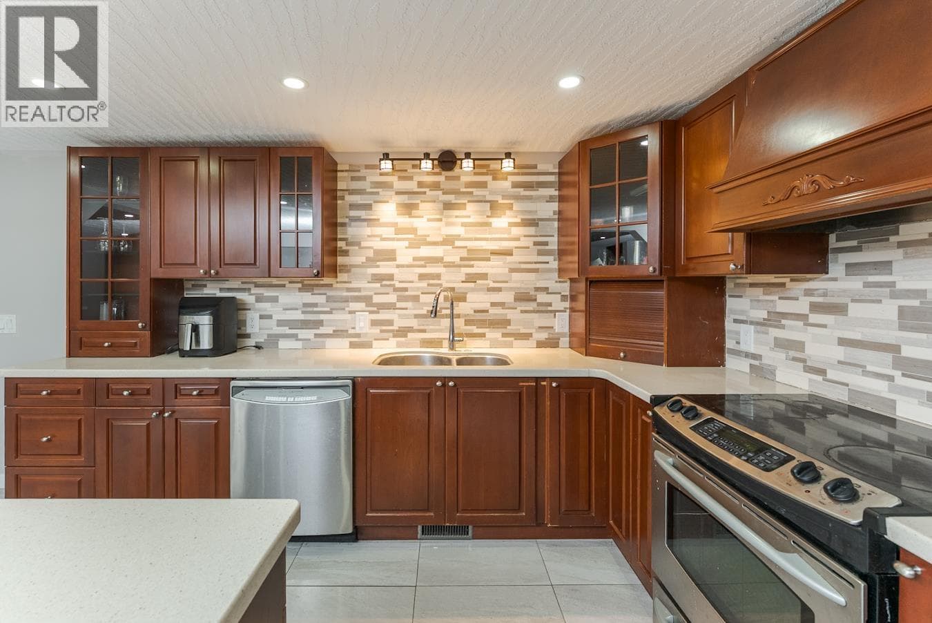 6315 CUMMINGS ROAD photo 4