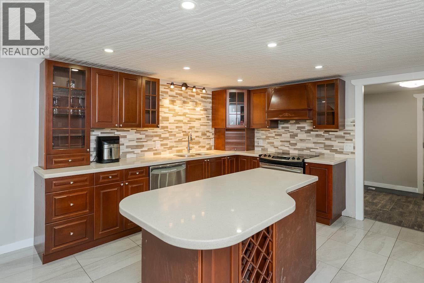 6315 CUMMINGS ROAD photo 2