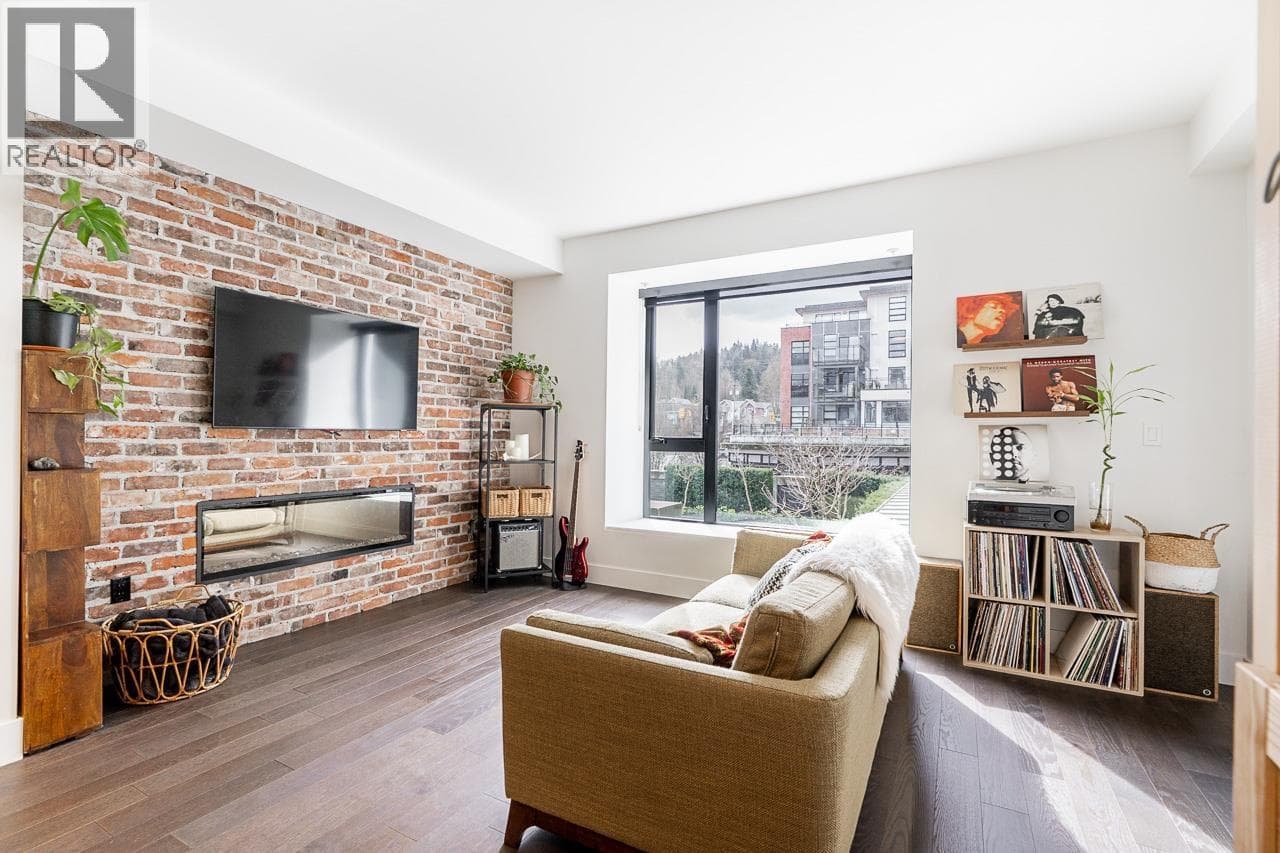 1 bed 1 bath single family at 311 83 MOODY STREET — $549,000