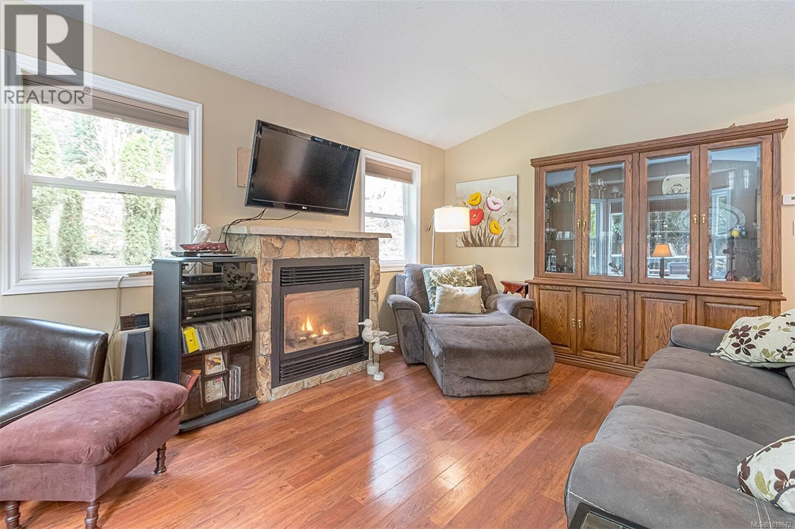 350 Dogwood Dr photo 2