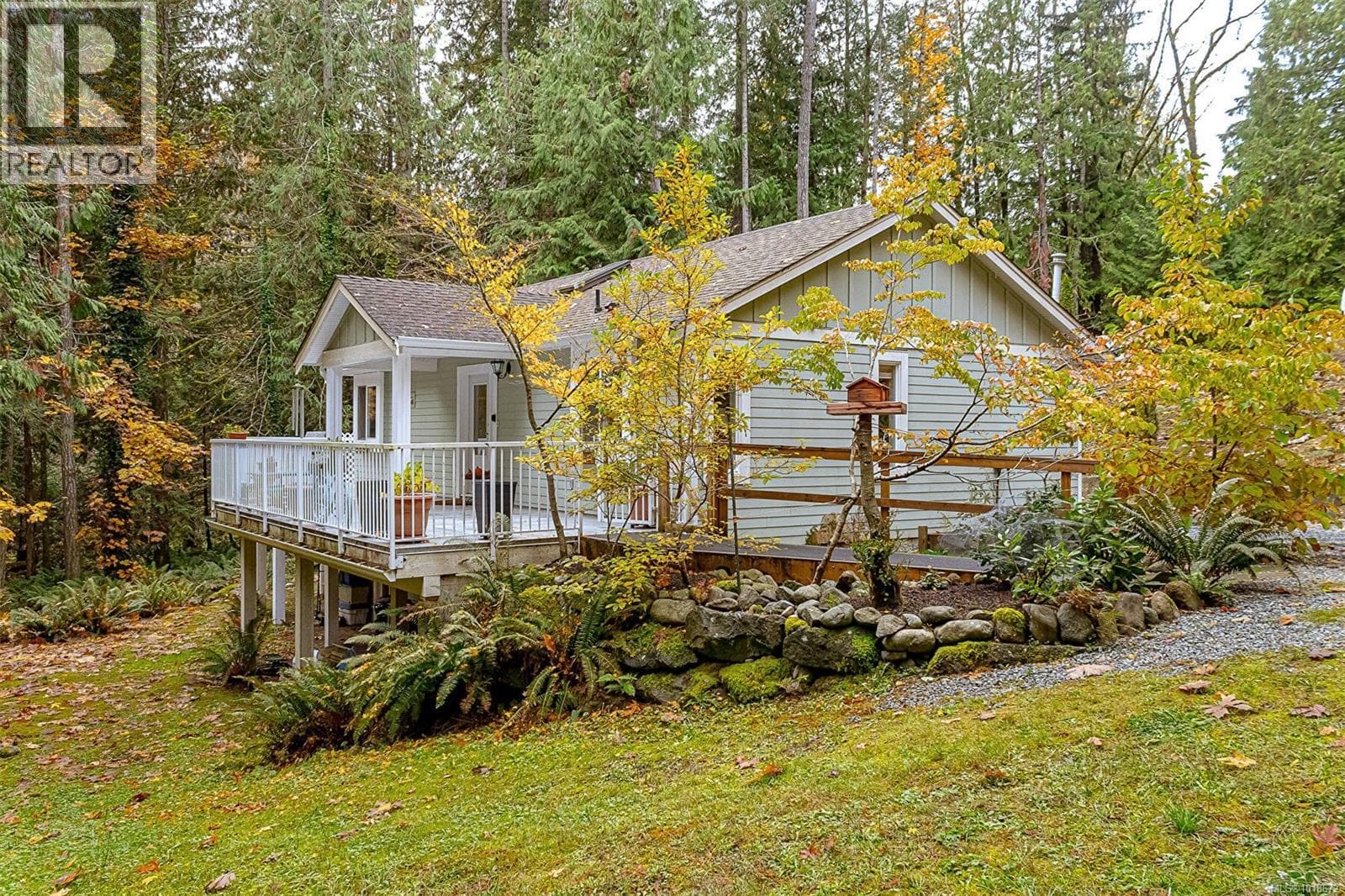 3 bed 3 bath single family at 350 Dogwood Dr — $899,000