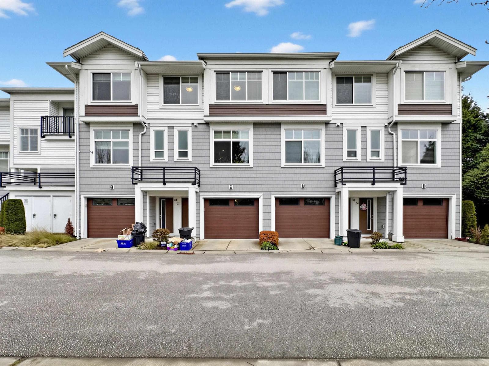3 bed 3 bath single family at 32 2528 156 STREET — $849,000