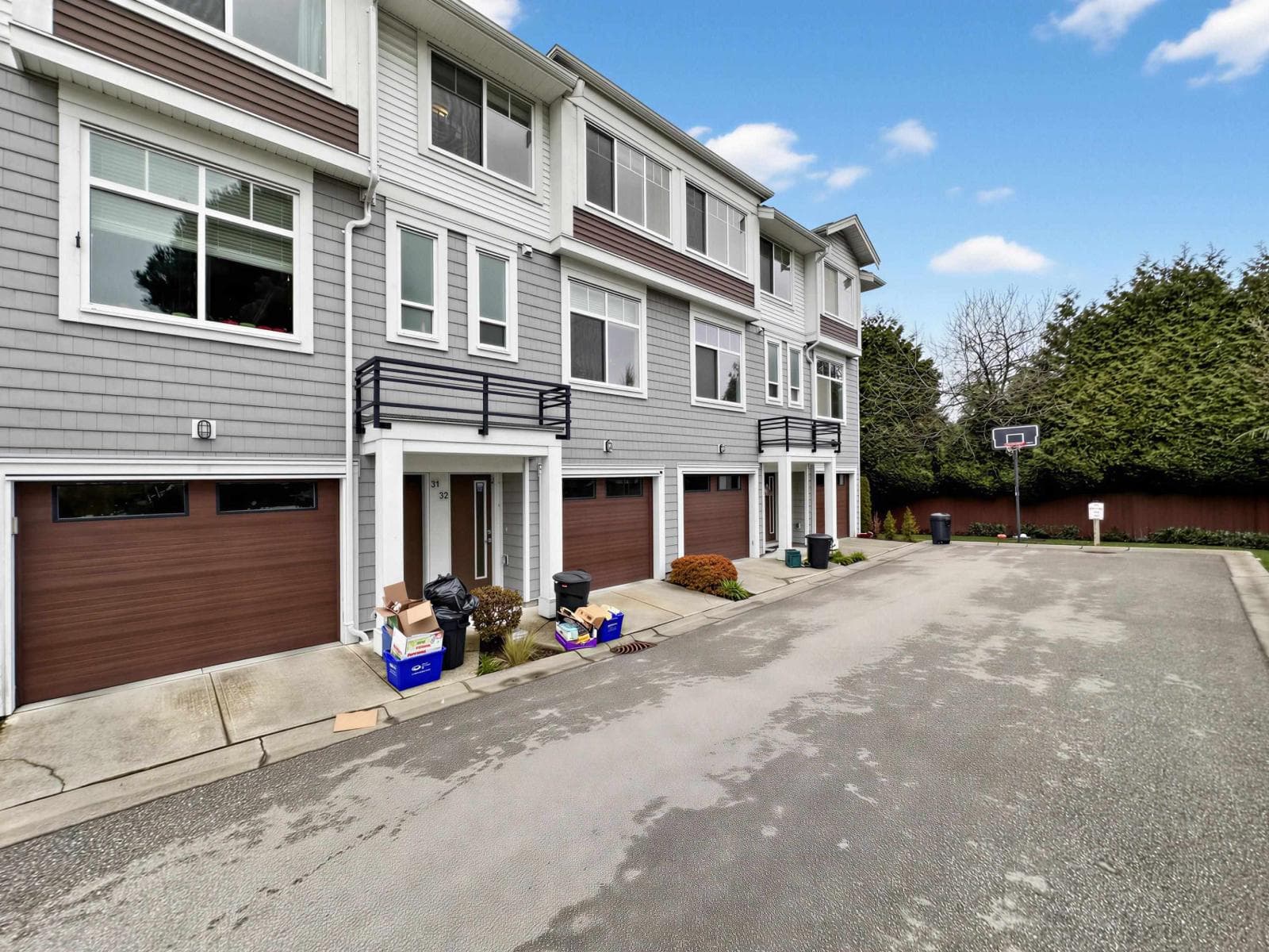 32 2528 156 STREET photo 2
