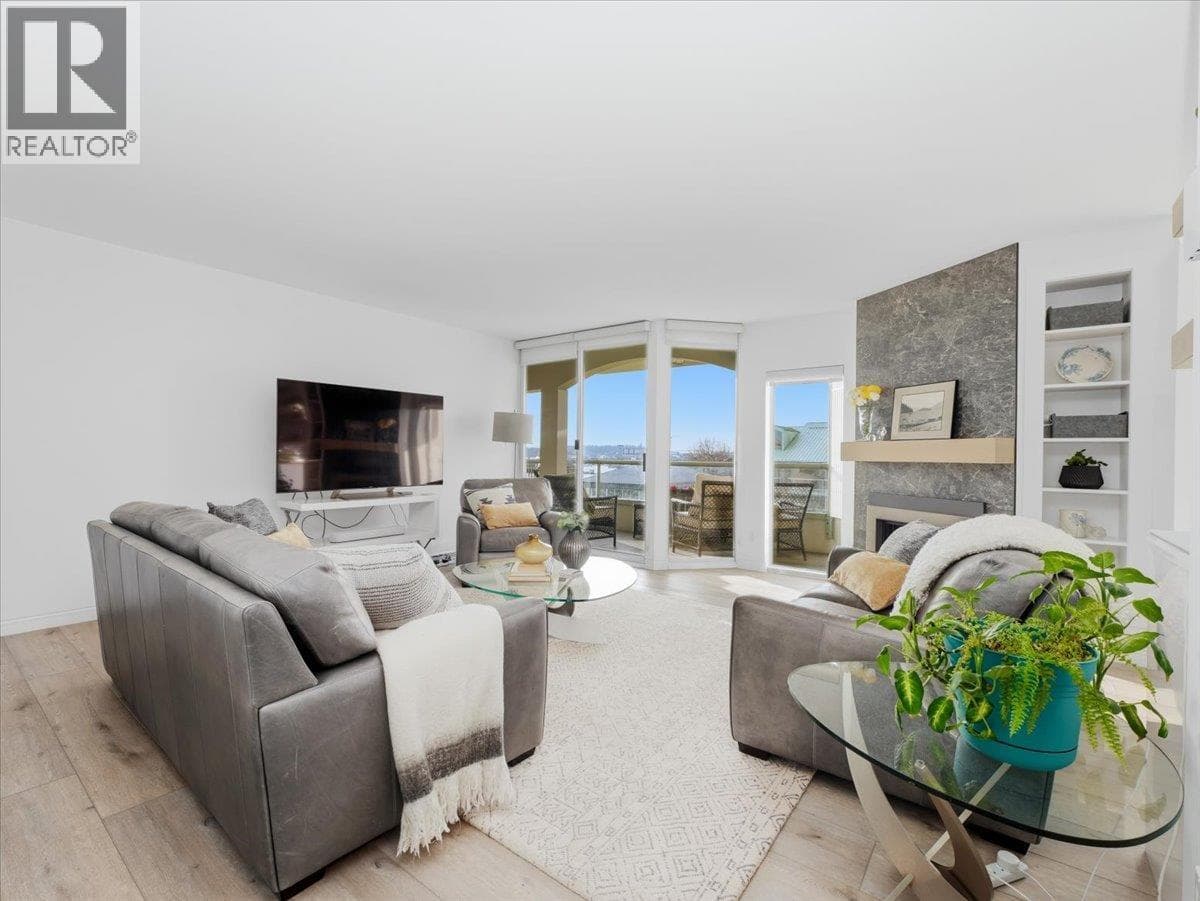 209 168 CHADWICK COURT photo 3