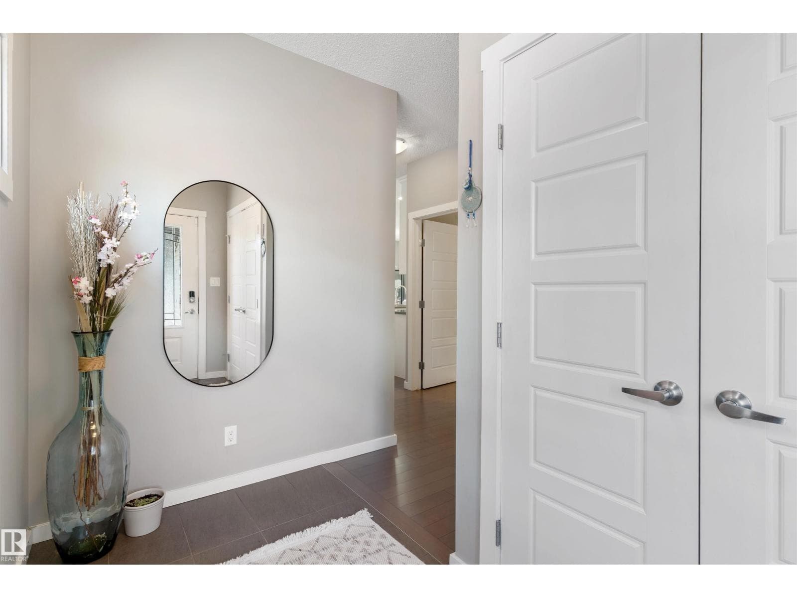 6006 19A AV SW photo 5