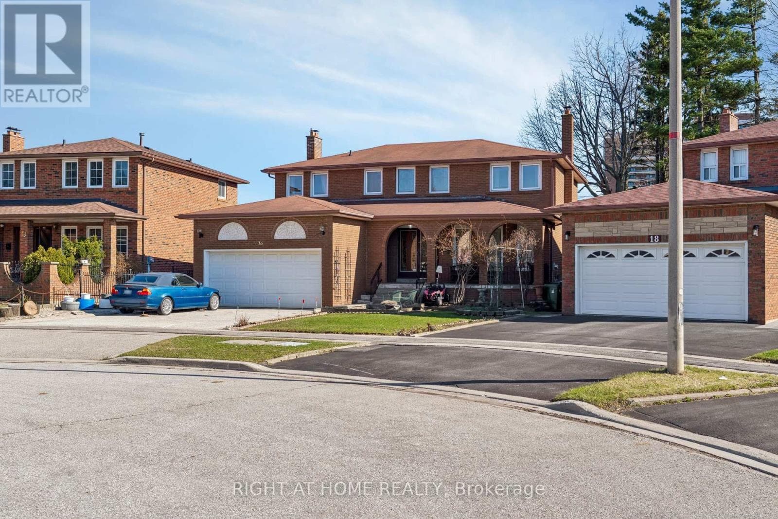 16 ASCOLDA BOULEVARD photo 2