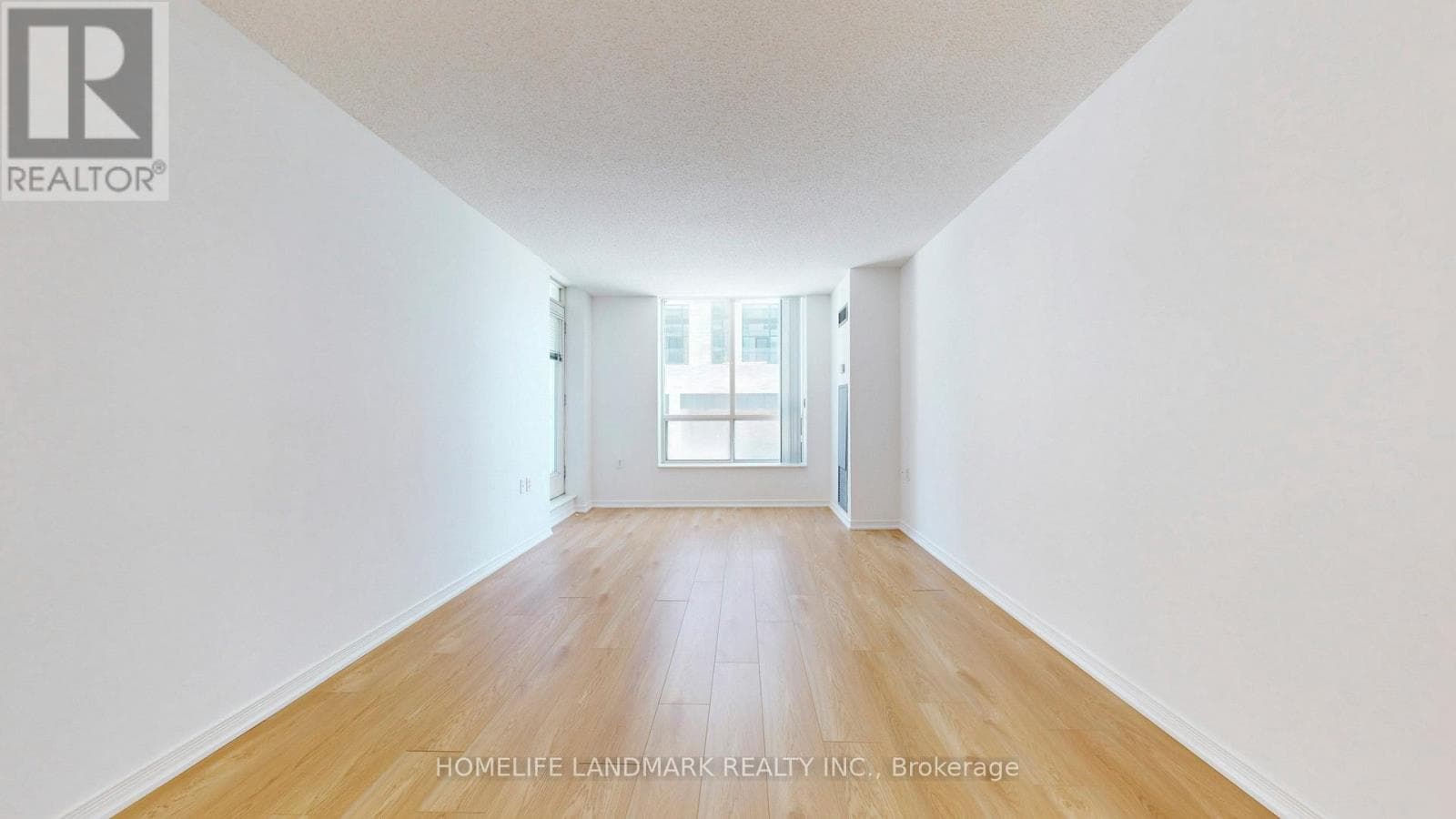 215 - 28 OLIVE AVENUE photo 2