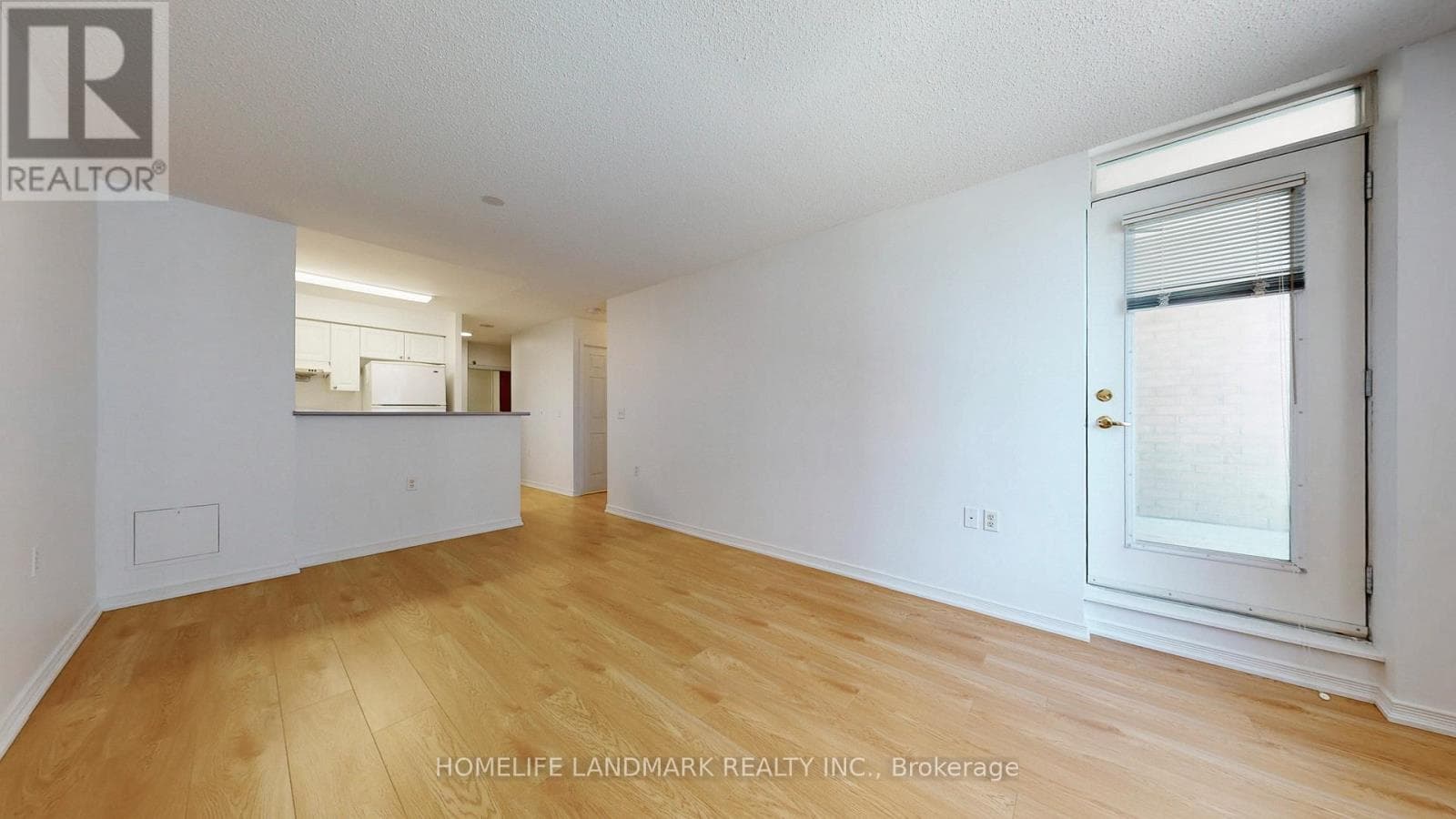 215 - 28 OLIVE AVENUE photo 5