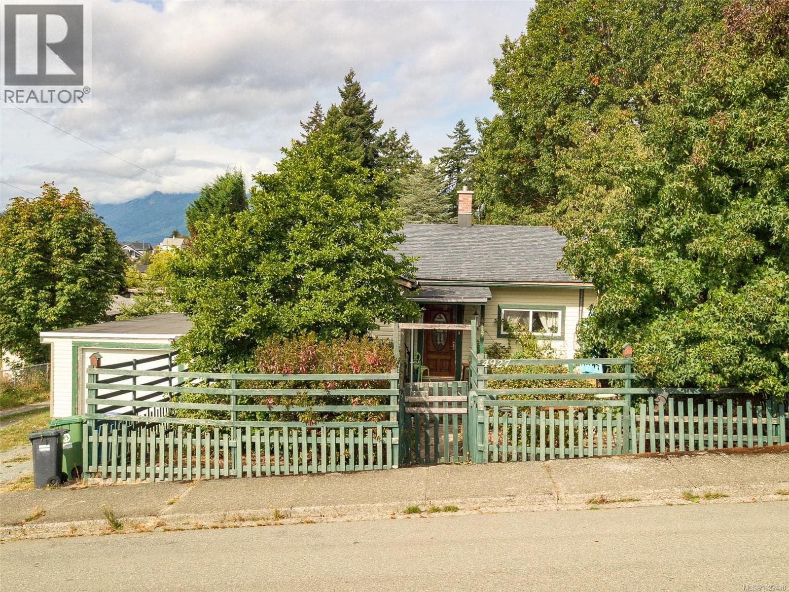 4927 Neill St photo 4