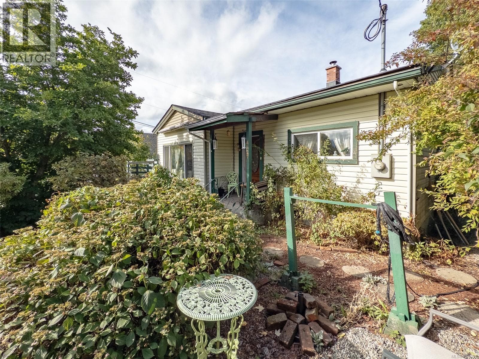 4927 Neill St photo 2
