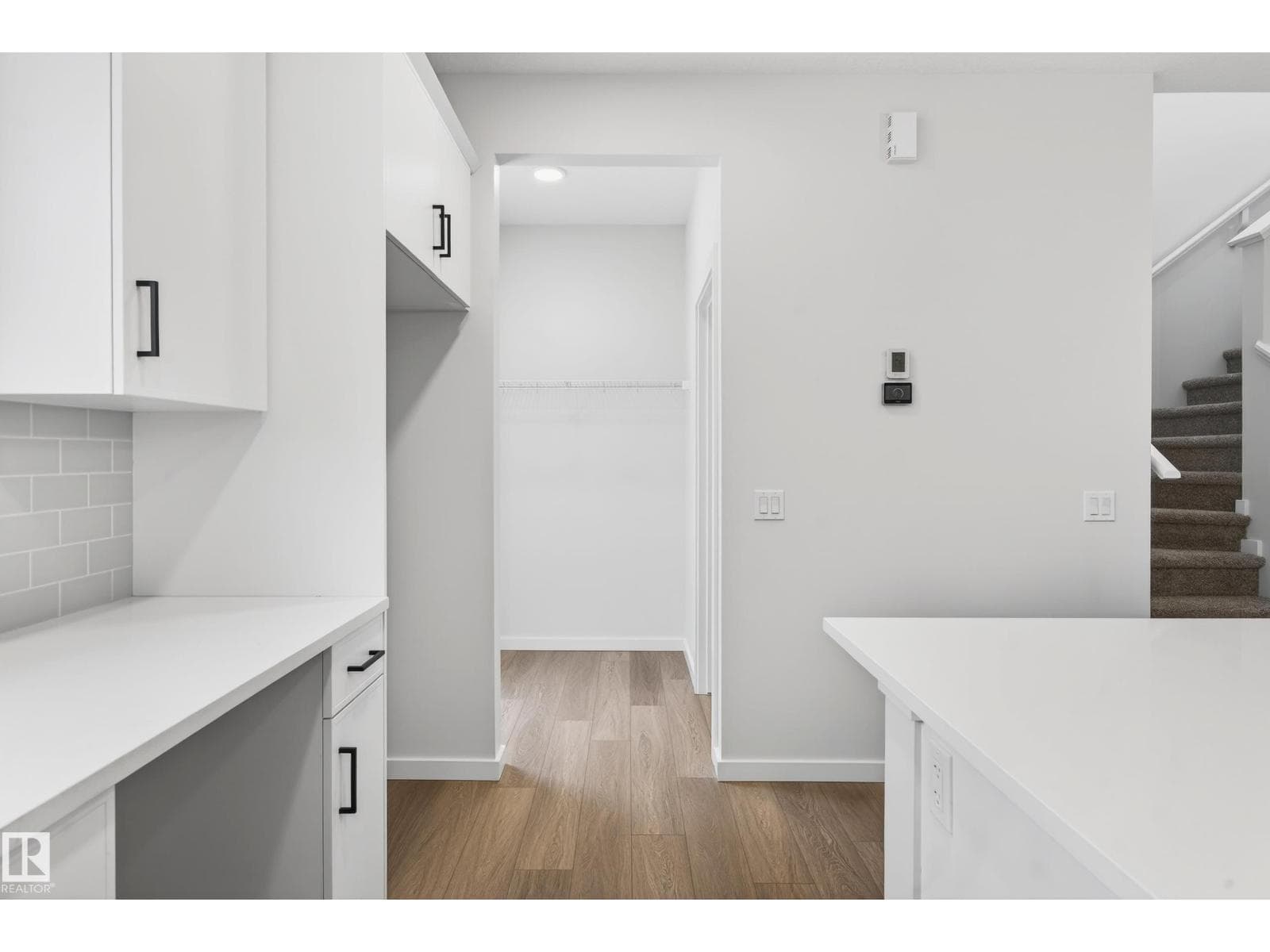 17203 3 ST NW photo 4