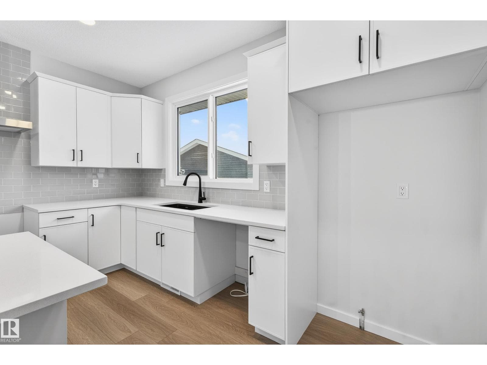 17203 3 ST NW photo 5