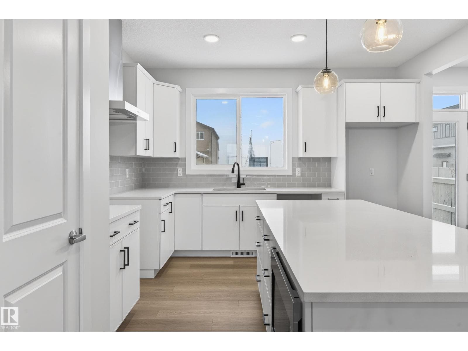 17203 3 ST NW photo 2