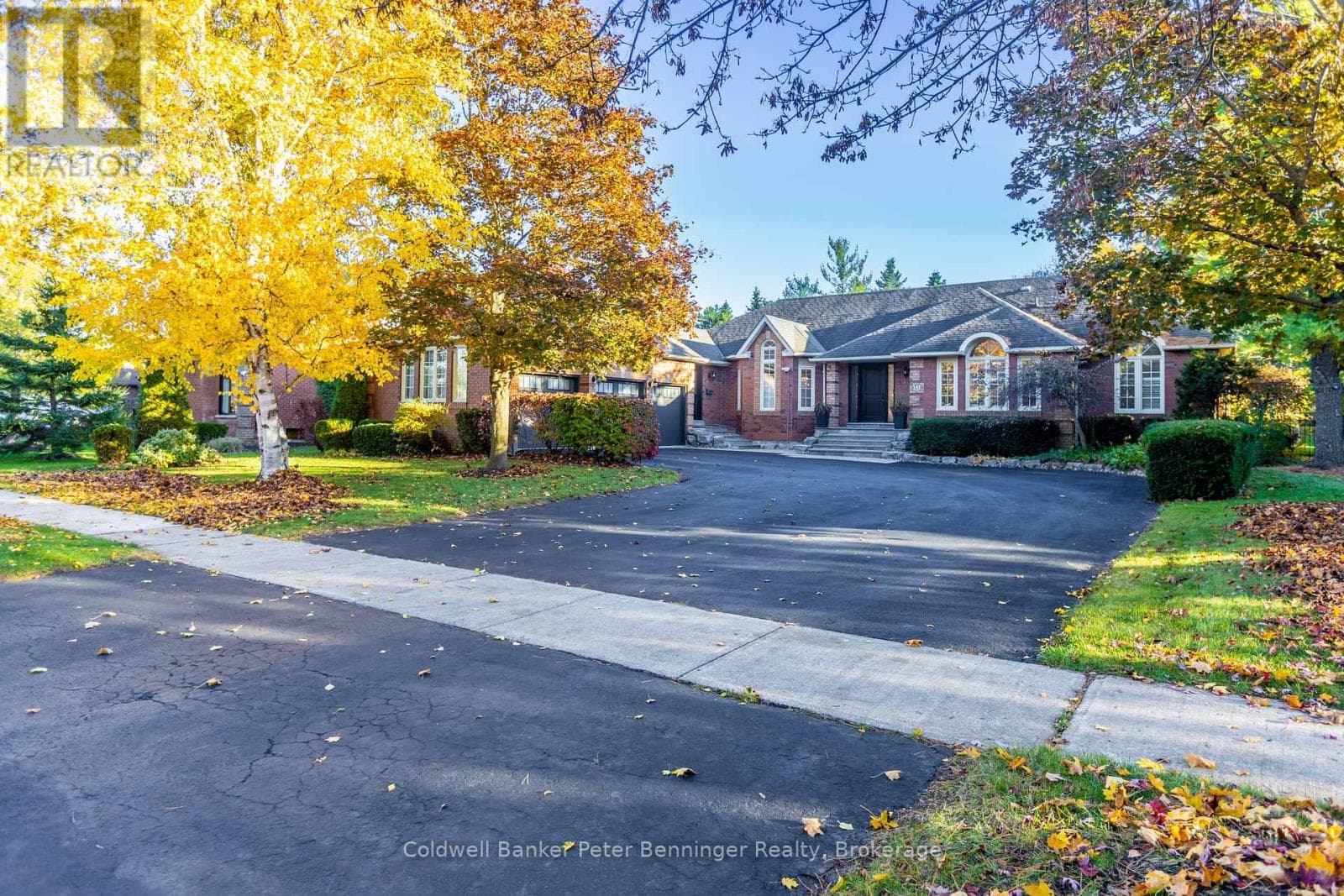 152 TREEGROVE CIRCLE photo 3