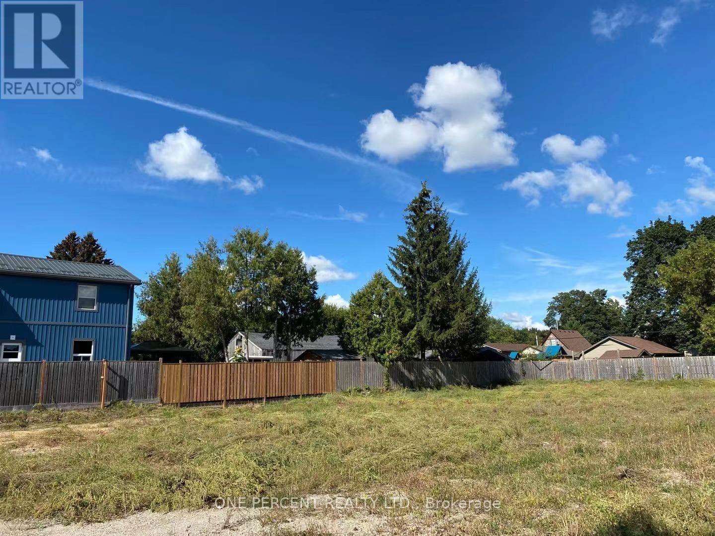 30 HUME STREET E photo 4