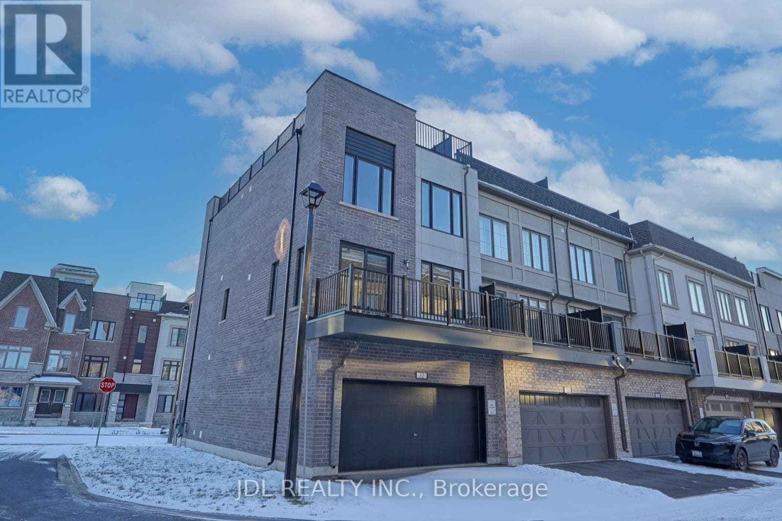 32 GUARDHOUSE CRESCENT photo 4