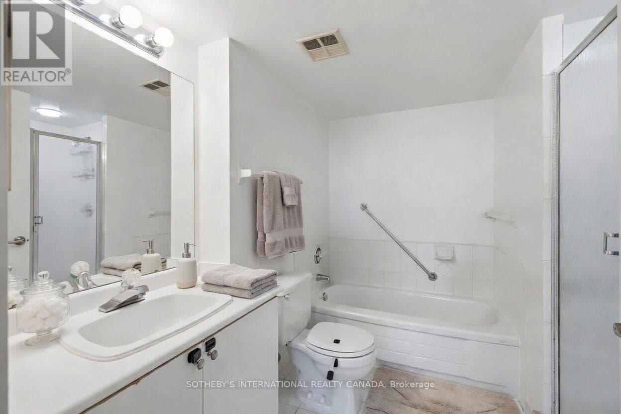 1709 - 75 KING STREET E photo 5