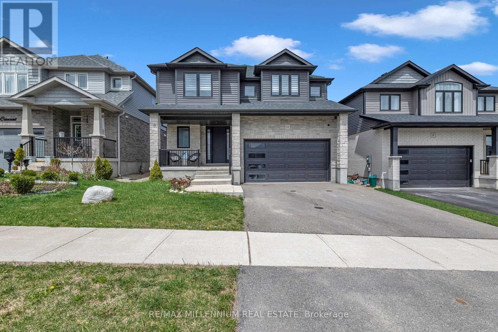 5 bed 3 bath single family at 11 TINDALL CRESCENT S — $949,000
