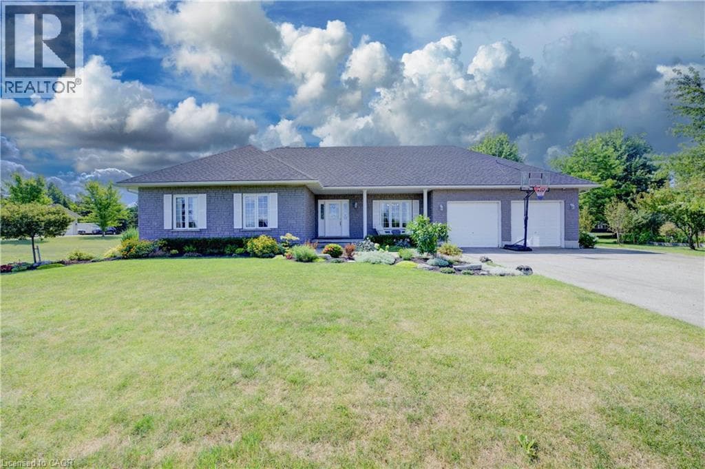 4 bed 3 bath single family at 17 MINTO PINES Road — $949,900