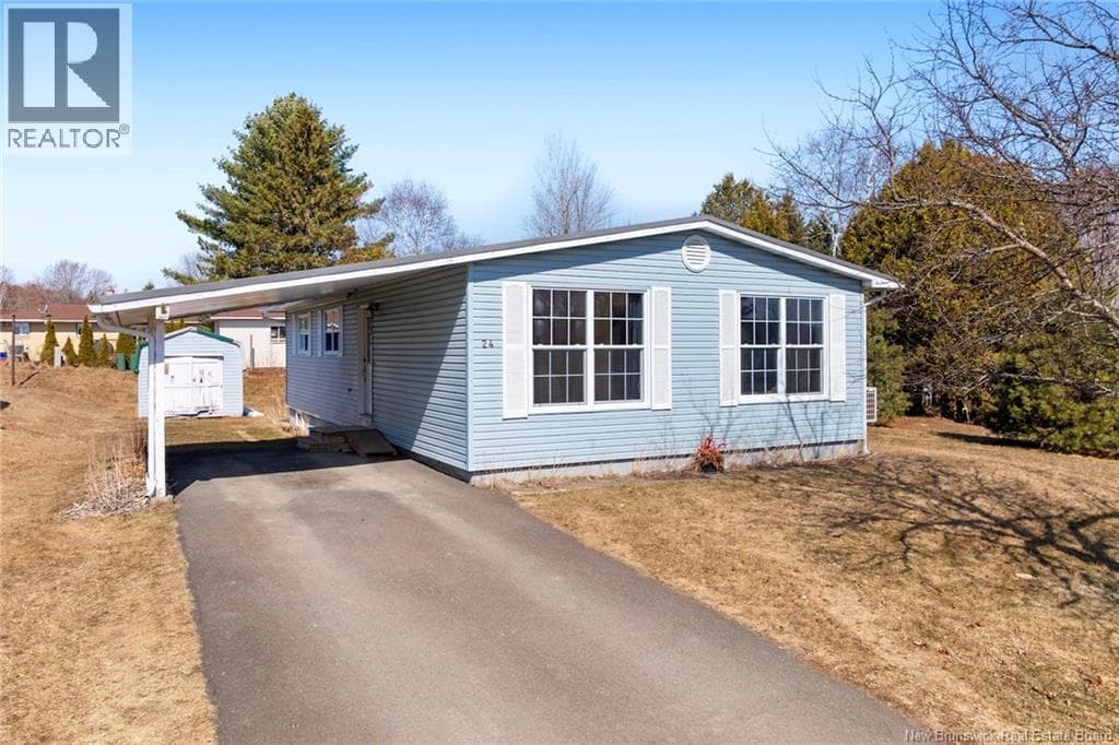 3 bed 1 bath single family at 24 McLaren Crescent — $249,900