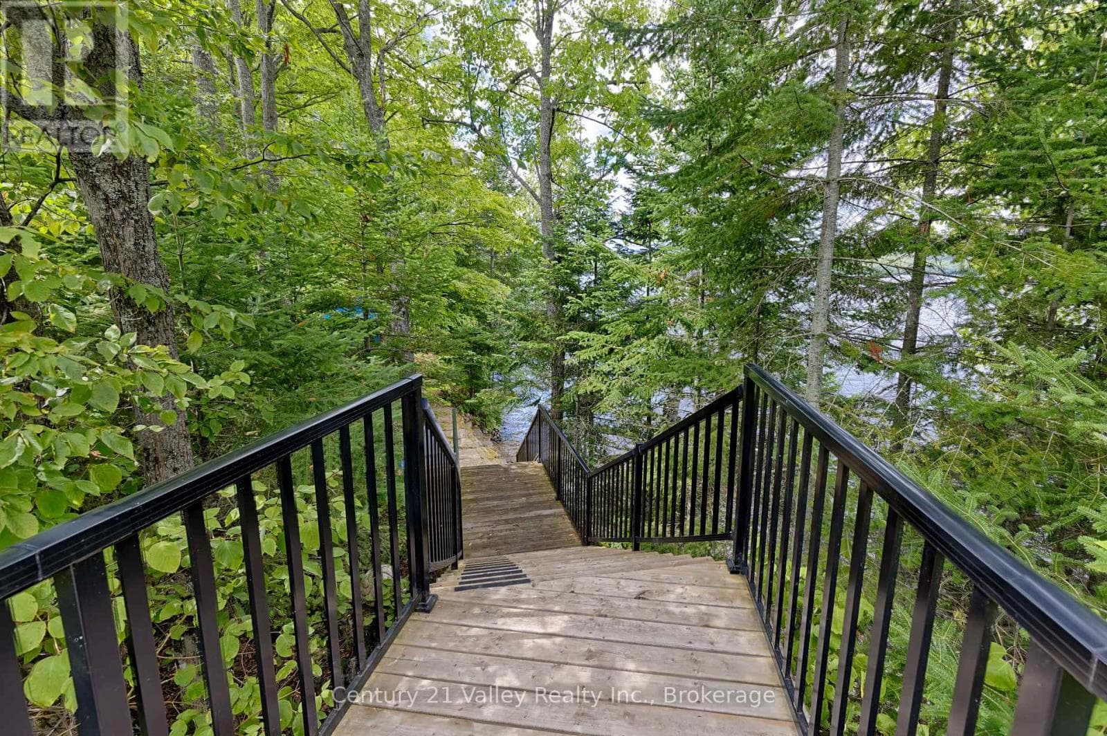 671 GRAPHITE BAY ROAD photo 4