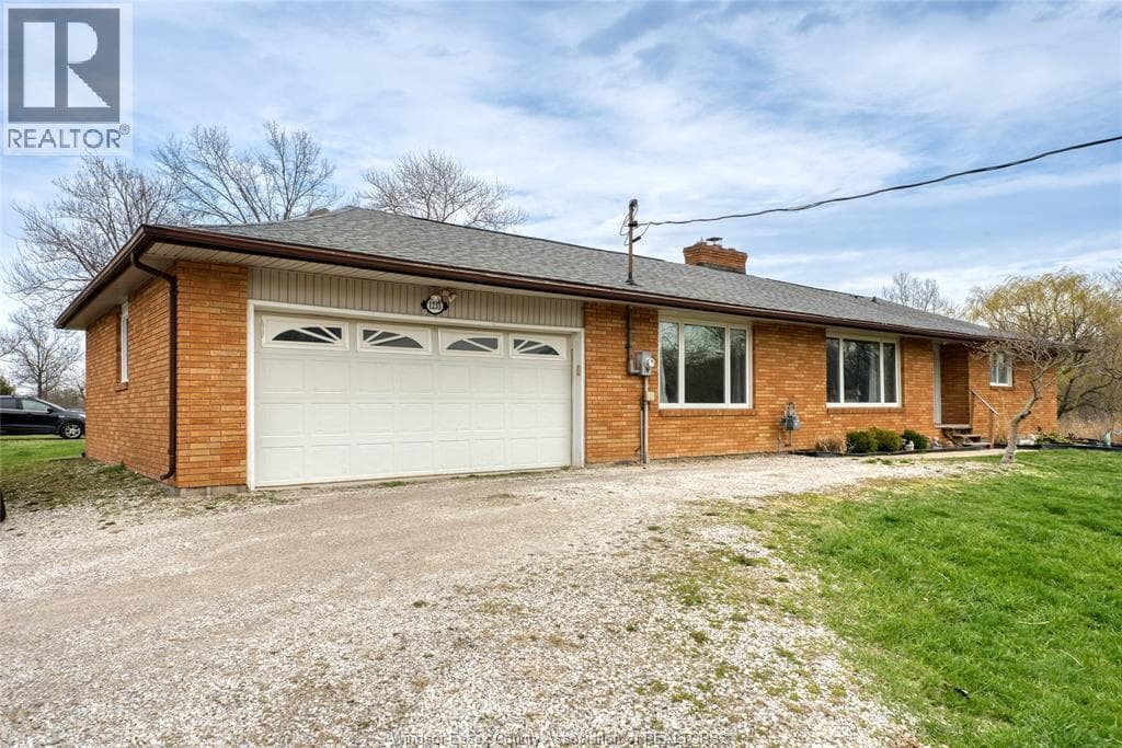 1235 GESTO Sideroad photo 2