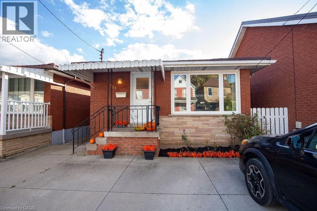 3 bed 2 bath single family at 313 BARTON Street W — $539,900