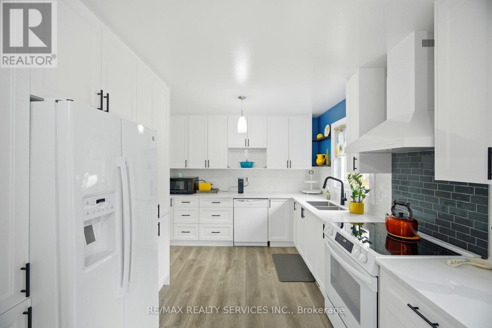 56 PRINCESS DRIVE photo 4