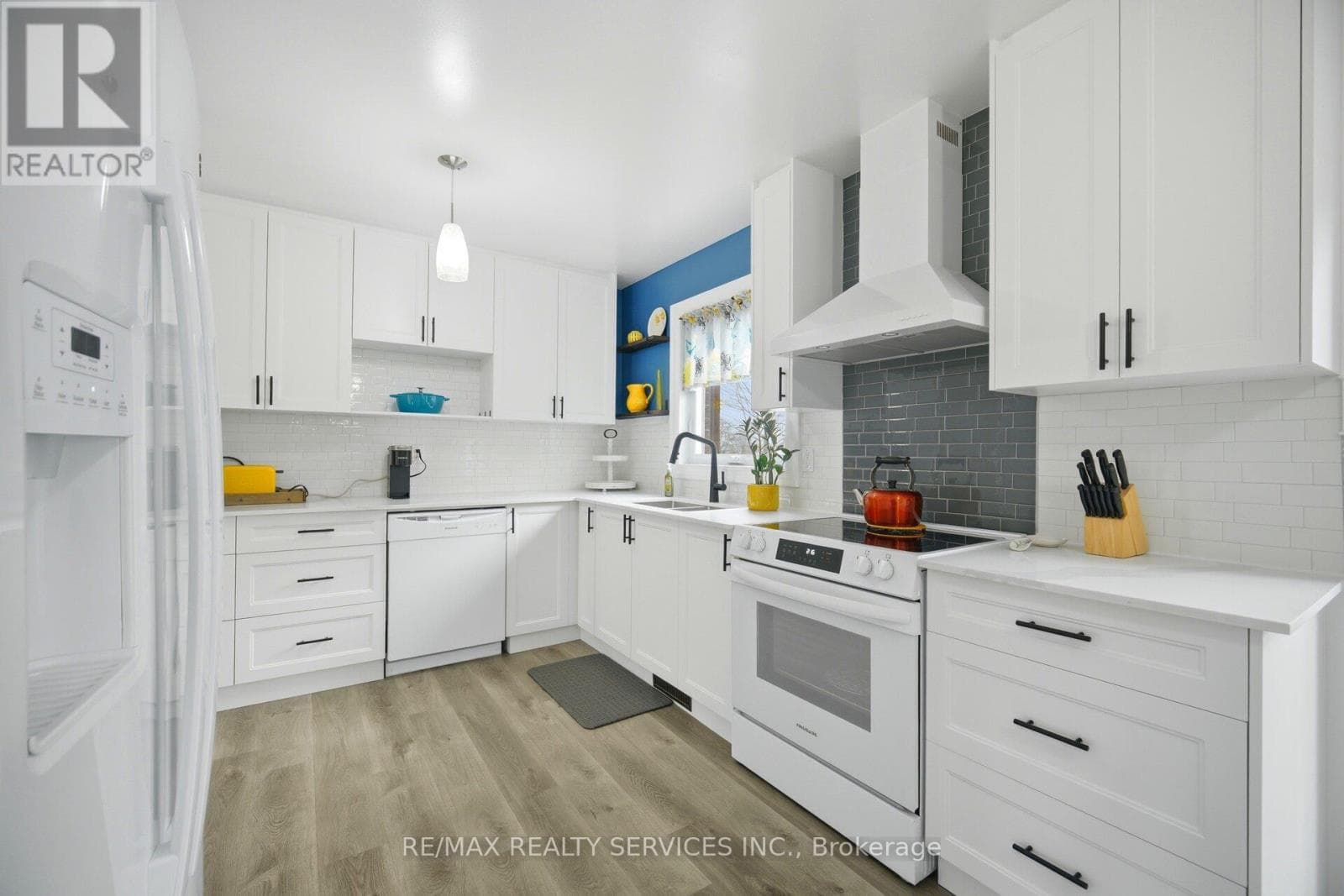 56 PRINCESS DRIVE photo 5