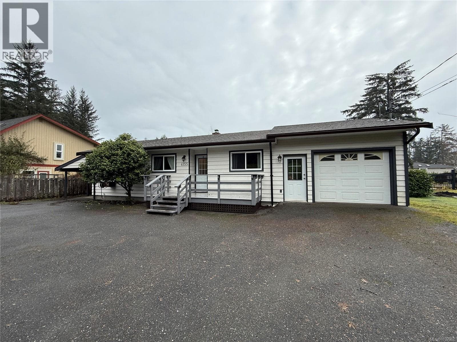 2 bed 1 bath single family at 6155 Beaver Harbour Rd — $579,000
