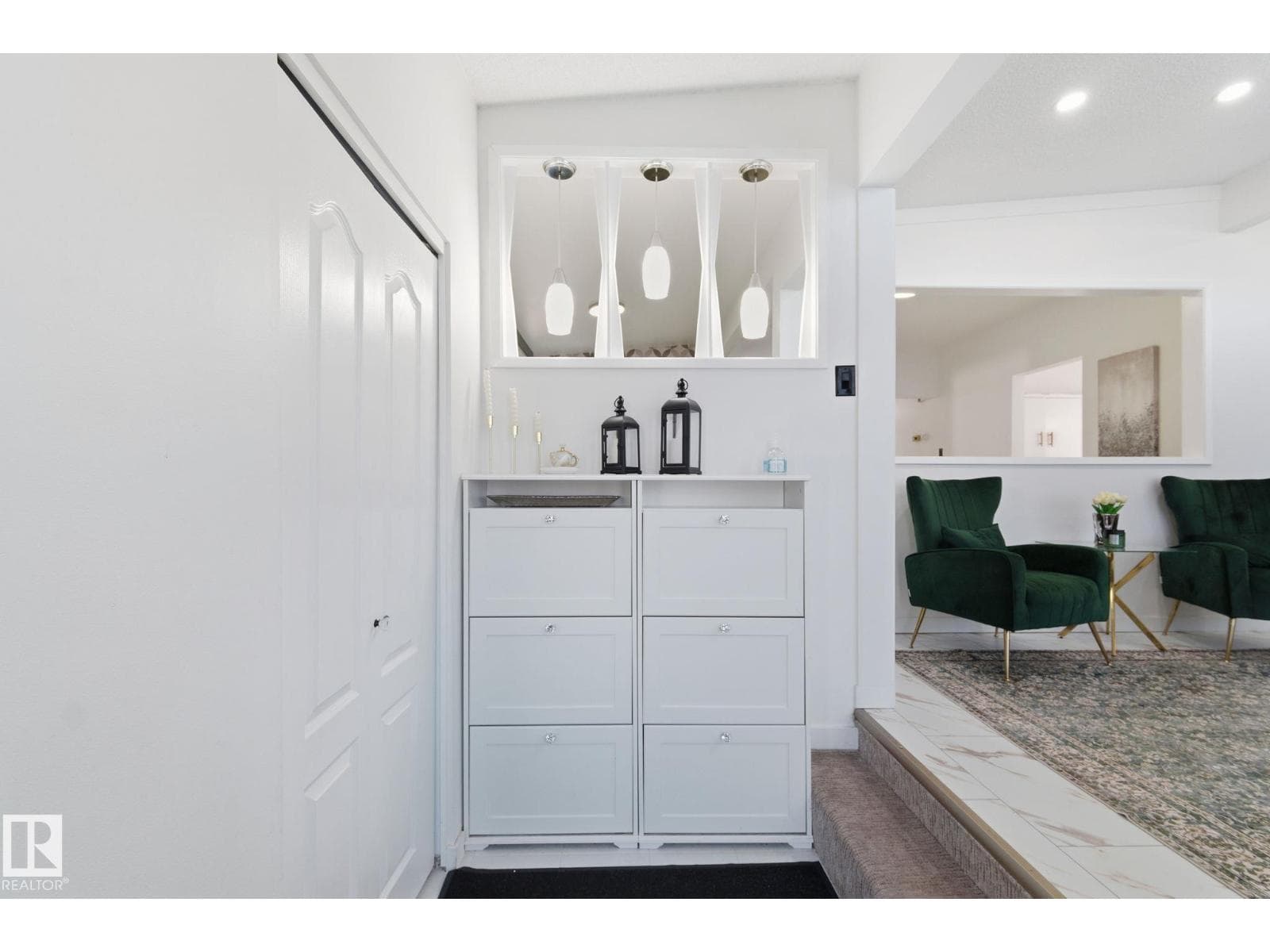 8043 135 AV NW photo 4