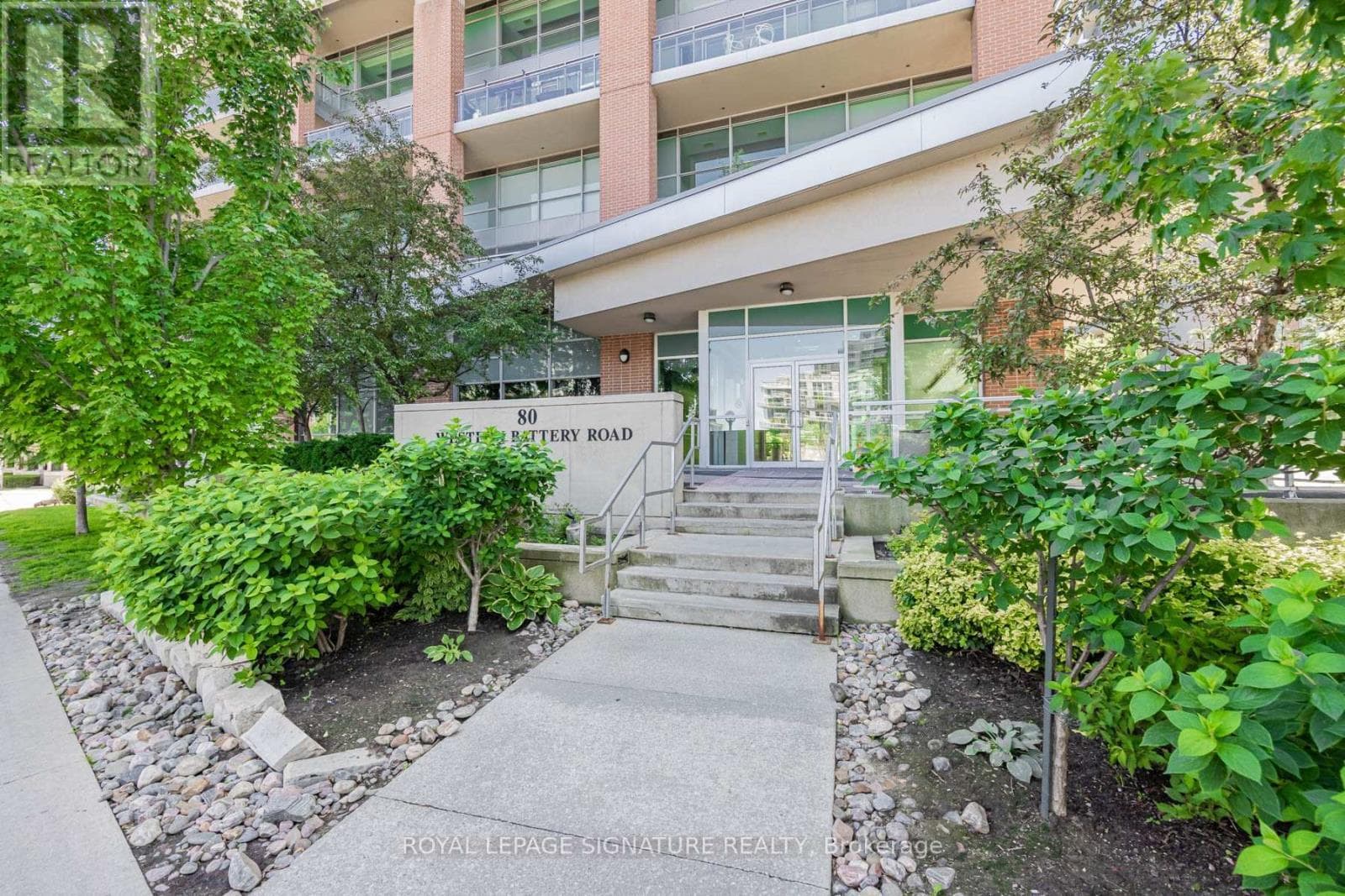 2105 - 80 WESTERN BATTERY ROAD photo 2