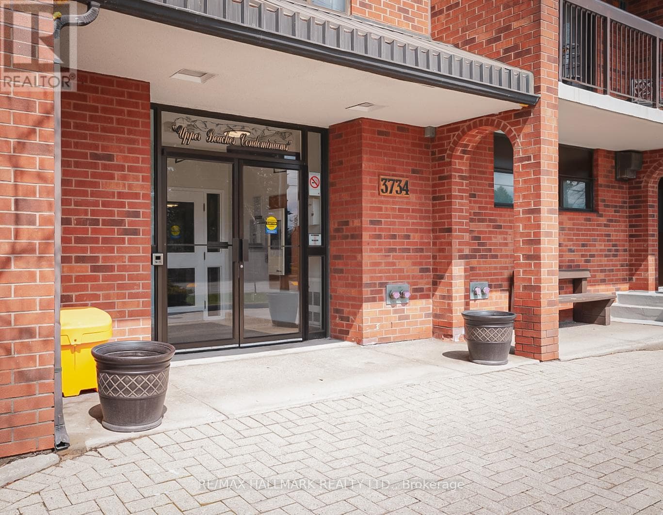 203 - 3734 ST CLAIR AVENUE E photo 2