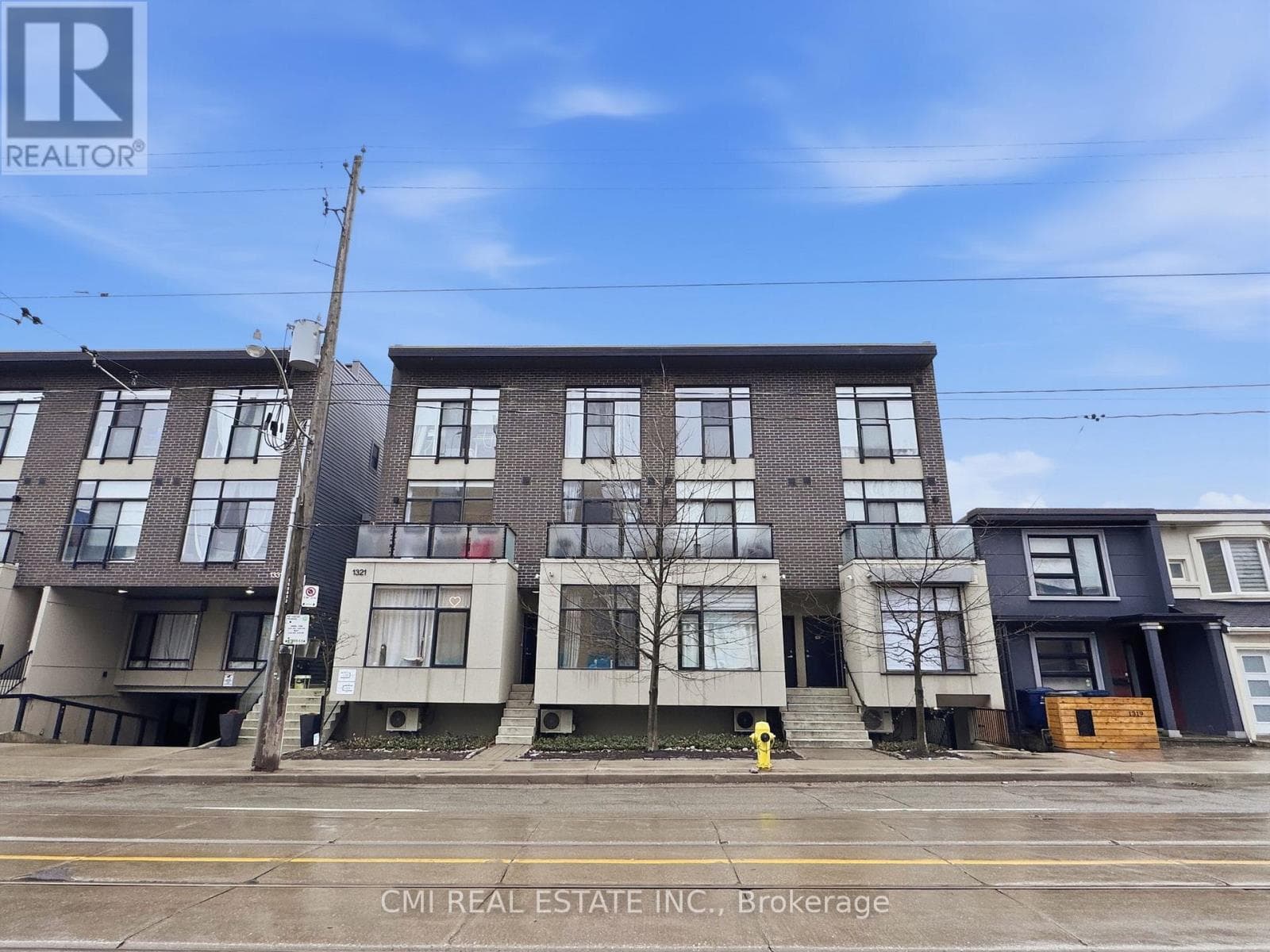 10 - 1321 GERRARD STREET E photo 2