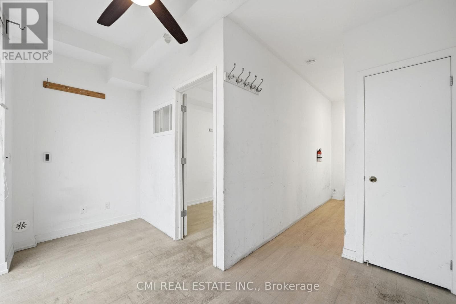 10 - 1321 GERRARD STREET E photo 5